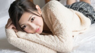 H / 尤娜醉酒于不雅女儿的性感