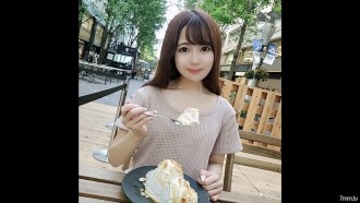 Pukulan pertama! !! Nombor terhad! [Tidak ditapis] Teman wanita yang begitu anggun pun tidak dapat lari daripada keinginan seksualnya... Creampie menjadi kecantikan yang anggun dan kemas yang menggoda saya dengan menjilat lidahnya! !! (Dia video melancap yang kemas dan bersih dengan faedah)