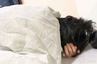 ３P初撮り！！【個人撮影・無修正】熟睡している友人の妹を犯しました。友人宅に泊まり逝った際友達が買い物行っているすきをみて、妹を肉オナホにして犯しました！！！ 
