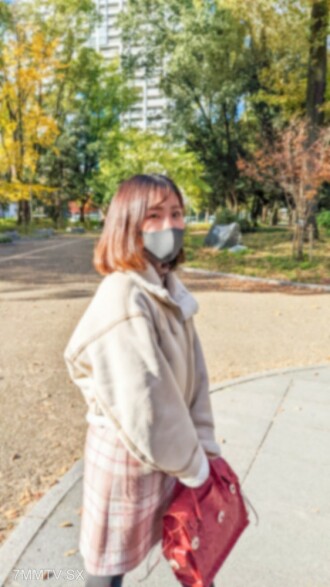 [Uncensored] Isang kaklase na maayos ang pakikitungo noong mga araw ng pasukan. Isang matingkad na Kansai dialect sister ang nahihilo sa isang date at ang kanyang mga mata ay tron... Kalimutan ang mga partner ng isa't isa at hanapin ang isa't isa!