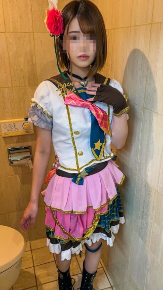 稀少品【アイドル】裏フェラ【流出】ステージ後、楽屋裏でお偉いさんのチンポをしゃぶるアイドル裏映像　口内精子【個人撮影】