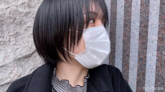 Hazuki-chan ist eine schöne Frau aus einem ländlichen Dorf.