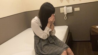 【先着30名500円オフ】りょうか20歳・顔射・生。なんでも言うことを聞く元メイドの量産型ぴえん系美容系を、一切脱がさずにCFNMプレイでハメる！（061）