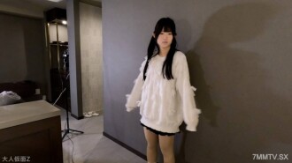 【素人初体验】紫罗兰（18岁）163cm47kgD罩杯，可爱至极，中年爸爸亲吻、内射、肛交视频片段，单角度未公开视频 | FC2电子市场