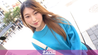 真的很软，第一枪。 2020年下班后在池袋捡到一位风格出众的苗条美女！平时心地善良的护士，把鸡巴含进嘴里，就不肯放开……！