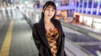 "Gadis berkaca mata yang negatif itu terlalu erotik! Gadis serius ini, yang asyik membuat kenyataan negatif tentang tidak popular, puting sensitifnya diusik tanpa henti dan mencapai klimaks dengan suara seperti anime! Pada mulanya dia teragak-agak untuk mencium, tetapi...": Video MGS <Kumpulan Prestige> Laman Penstriman Video Dewasa